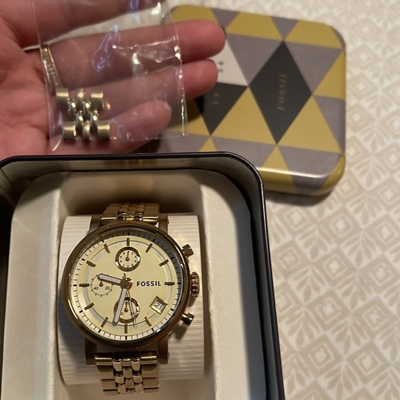 Fossil gold watch. - Picture 6 of 6